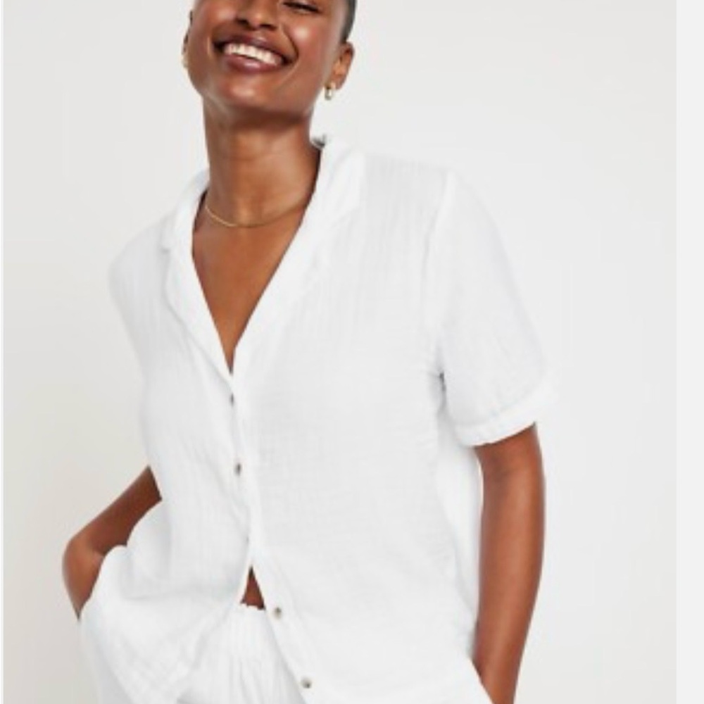 Old Navy White Short-Sleeve gauze Button Front Top